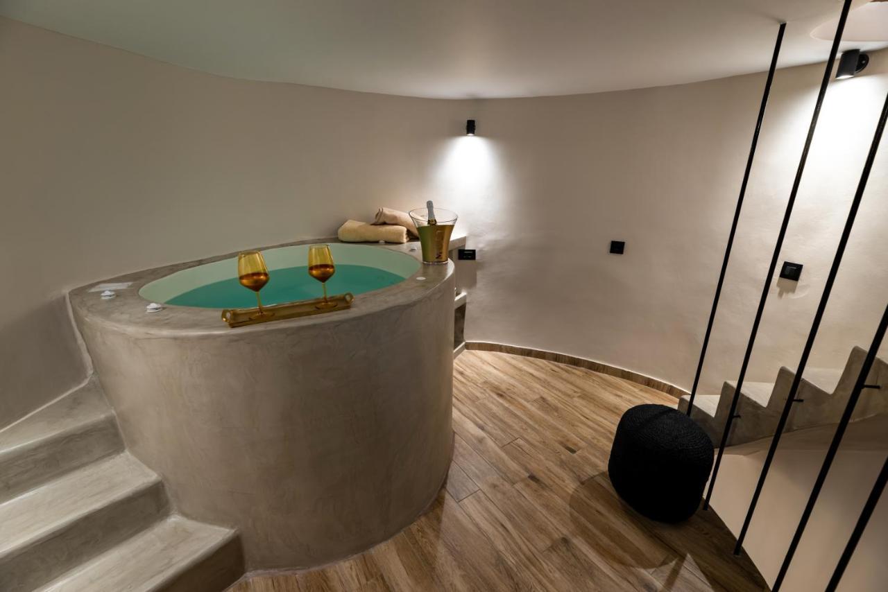 Вилла Lami Traditional Windmill - With Private Pool And Jacuzzi *
