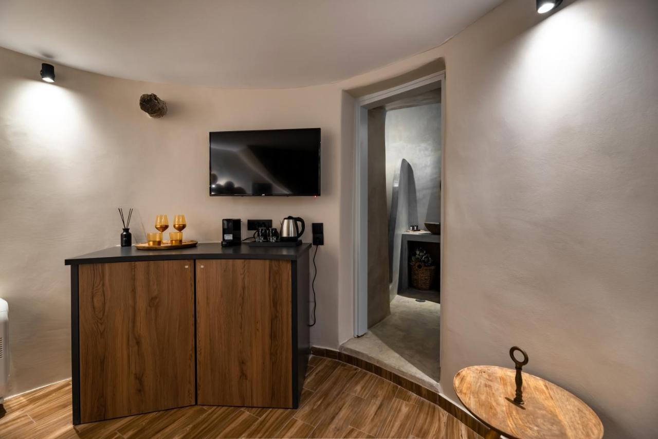 Lami Traditional Windmill - With Private Pool And Jacuzzi Вилла Пиргос